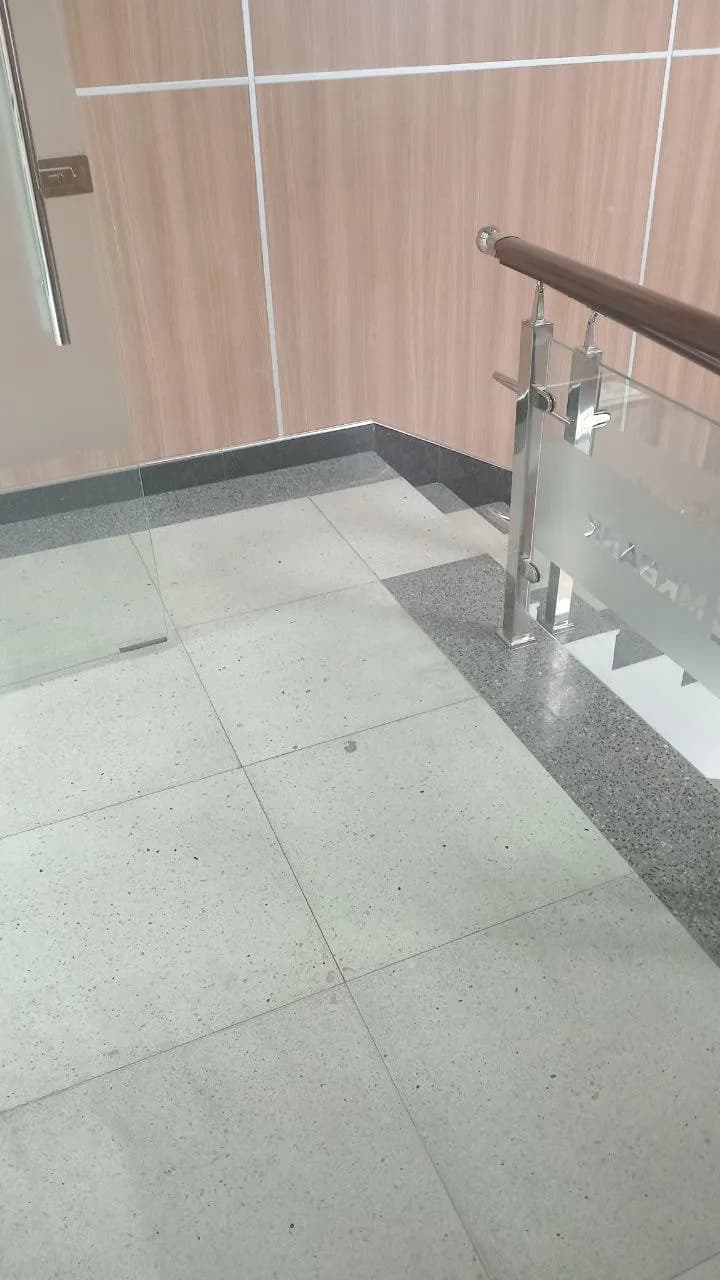 В интерьере
